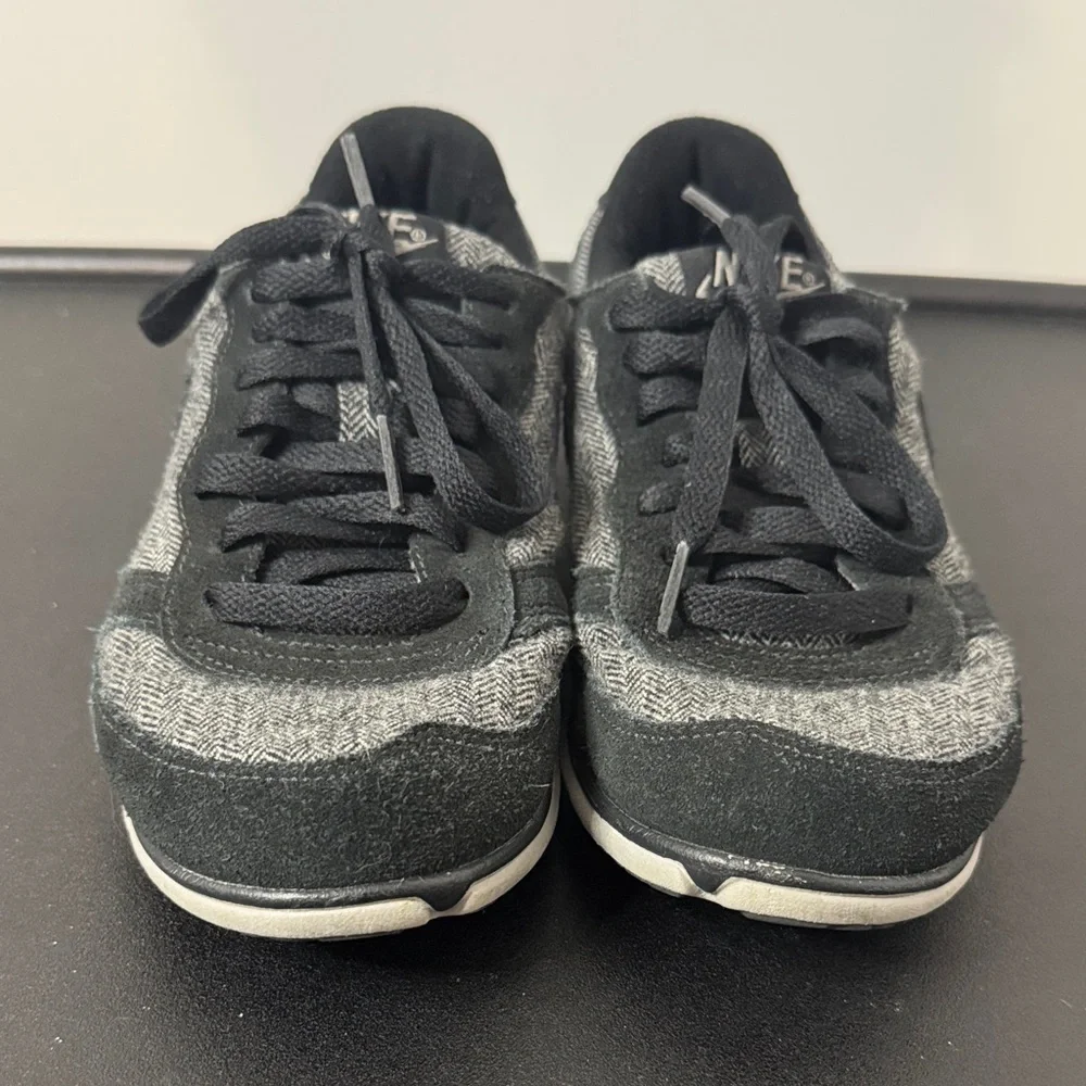 Nike Eclipse Herringbone Black and Gray Sneakers Women’s Size 6.5 GUC